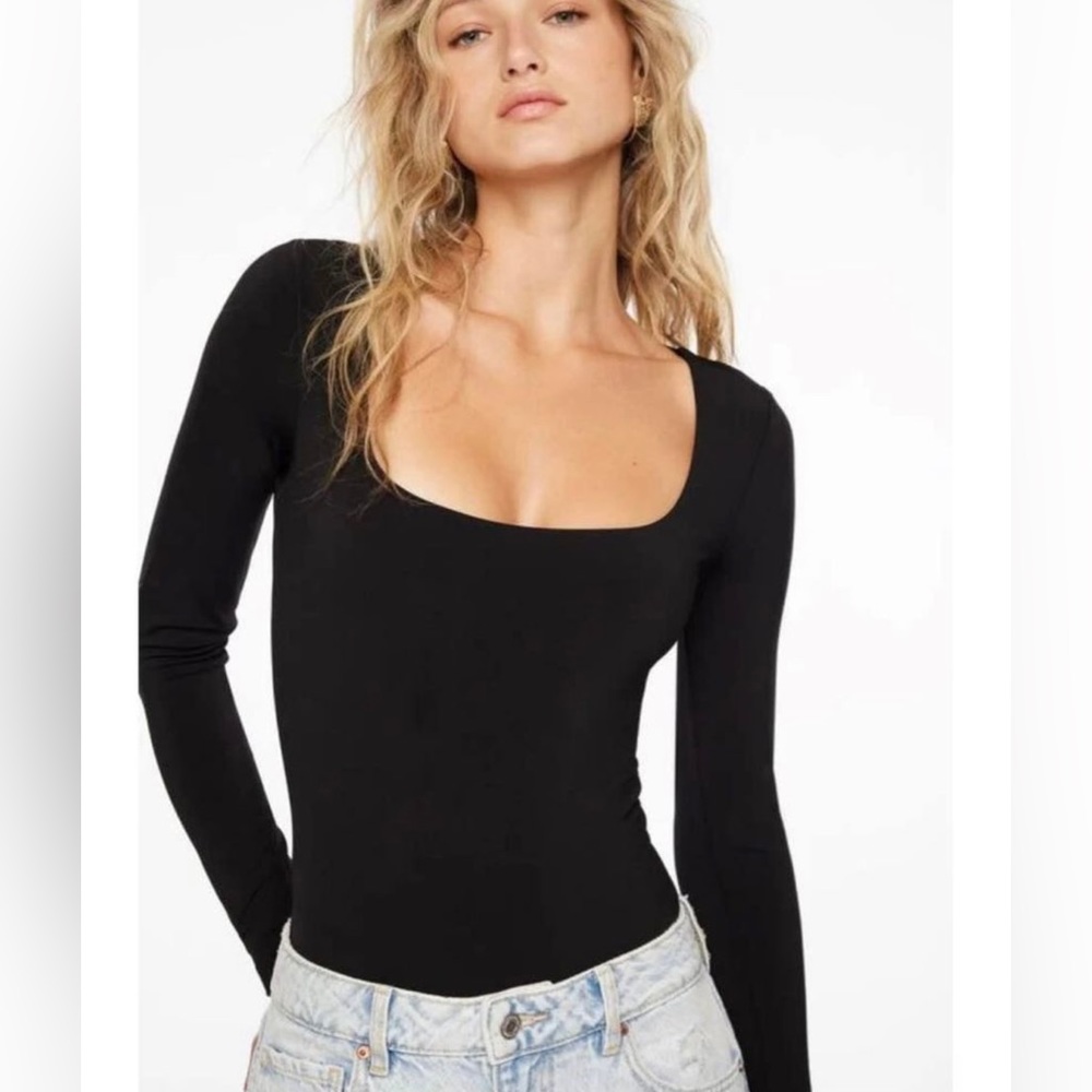 One piece black square neck